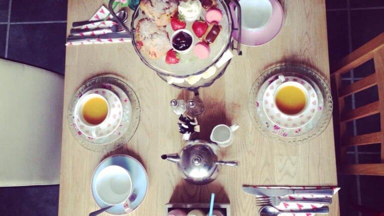 A Darwen Tea Shop is the Cream of the Crop - cropped Dollys