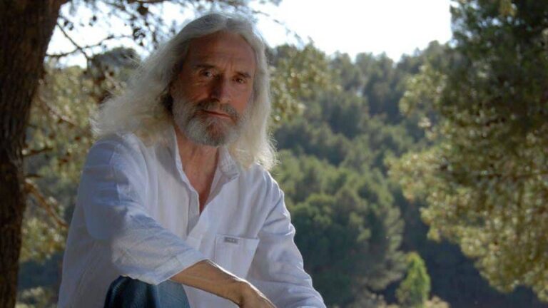 Charlie Landsborough brings his show to Blackburn Empire - cropped Landsborough