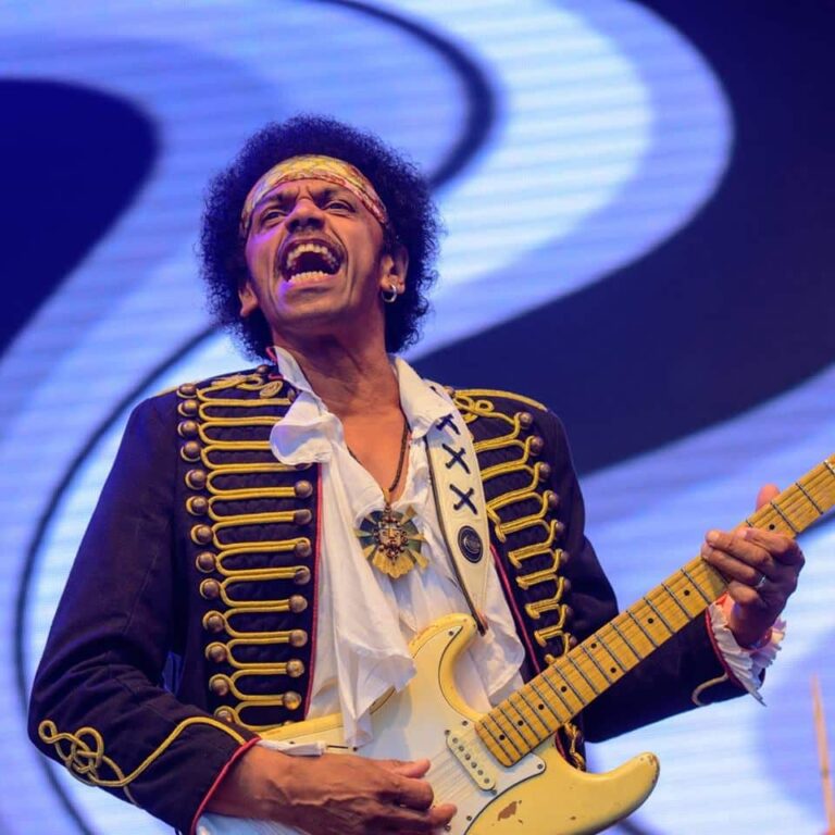 Jimi -The Legend Lives On - Jimi 3