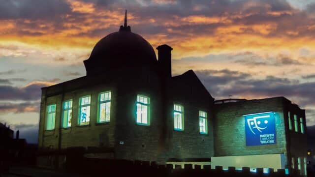 DLT_Exterior_Night_Image11@2x