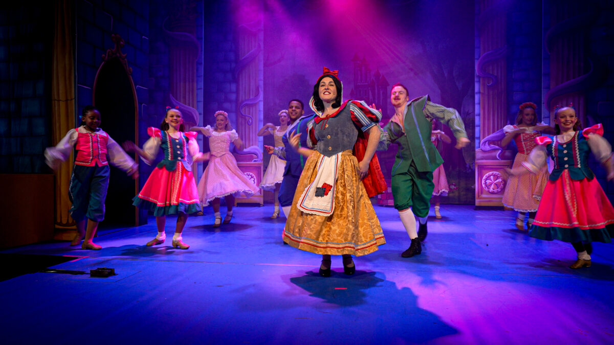 Snow White smashes records at Blackburn Empire – and panto season has only just begun - TRP SW25 Blackburn 18